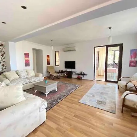 A House With An Amazing View In Oeluedeniz Apartamento